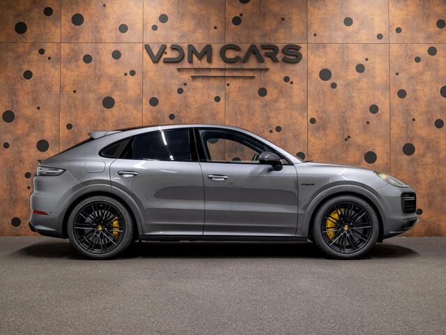 Porsche CAYENNE Coupé 4.0 Turbo S E-Hybrid | Carbon | Burmester | Trekhaak | HUD | InnoDrive | Achterasbest. |