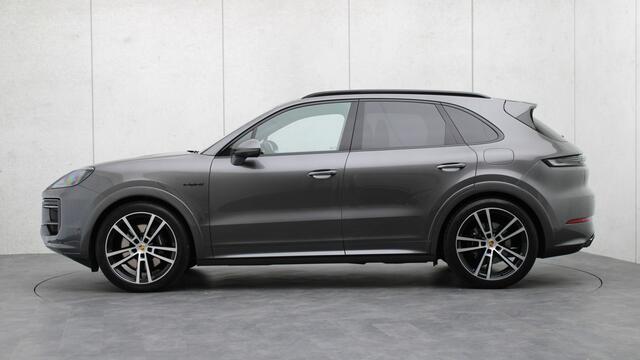 Porsche CAYENNE 3.0 E-Hybrid SportDesign | Stoelventilatie | Head-up | Panoramadak | Soft-Close | InnoDrive | Trekhaak | Sportuitlaat | BOSE Sound | Bijrijdersdisplay