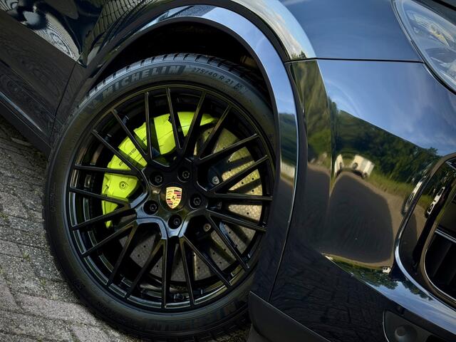 Porsche CAYENNE Coupé 4.0 TURBO S E-Hybrid PANO|CERAMIC|CHRONO|BURM3D|MASSAGE