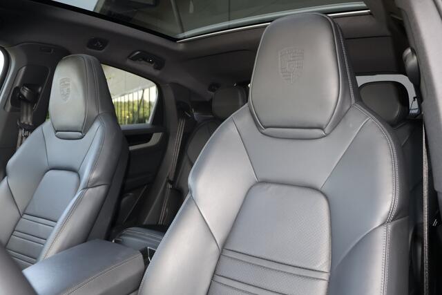 Porsche CAYENNE Coupé 3.0 S E-Hybrid | PASSENGER DISPLAY | ELEKTRISCHE TREKHAAK | PASM | BOSE | SOUND PACKAGE PLUS | PRIVACY GLASS | PANORAMADAK | STUURVERWARMING | ETC.