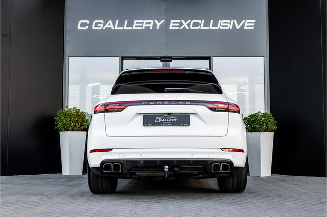 Porsche CAYENNE 4.0 Turbo - Origineel NL | Sport Chrhono + | Luchtvering | Elek. Trekhaak