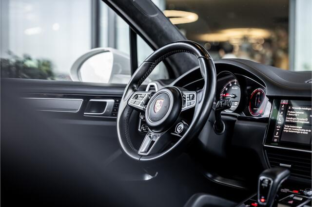 Porsche CAYENNE 4.0 Turbo - Origineel NL | Sport Chrhono + | Luchtvering | Elek. Trekhaak
