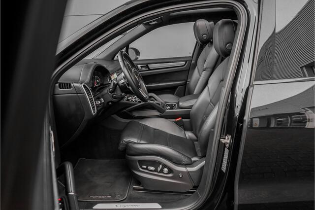 Porsche CAYENNE 3.0 E-Hybrid Pano Camera 360° Sport Chrono Luchtvering