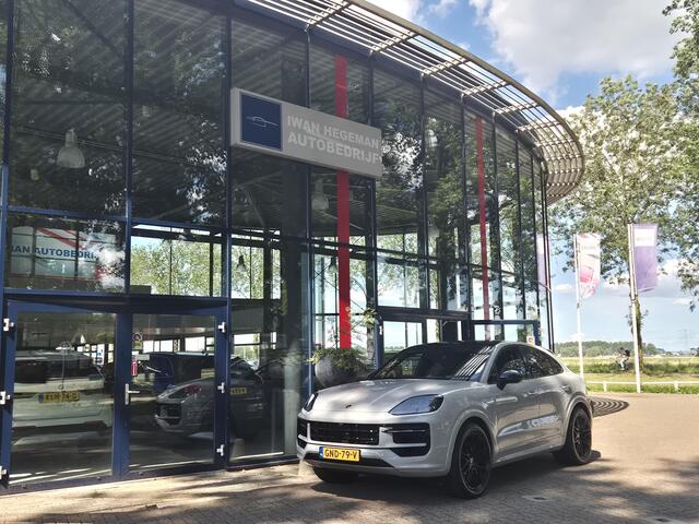 Porsche CAYENNE Coupé 3.0 E-Hybrid | Sport Design pakket | Wegkl. Trekhaak | Luchtvering | Panoramadak | Leder | LED | Sfeerverlichting | Climate Control | 21 inch