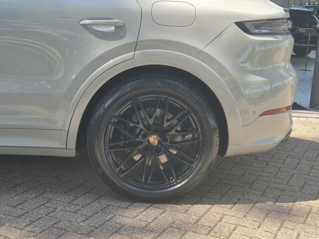 Porsche CAYENNE Coupé 3.0 E-Hybrid | Sport Design pakket | Wegkl. Trekhaak | Luchtvering | Panoramadak | Leder | LED | Sfeerverlichting | Climate Control | 21 inch