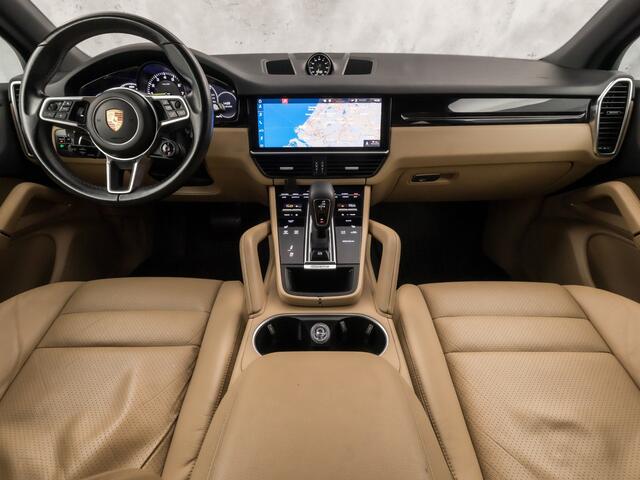 Porsche CAYENNE 3.0 E-Hybrid Sport 463Pk (SPORTCHRONO PAKKET, LUCHTVERING, SOH 95%, APPLE CARPLAY, MEMORY SEATS, STOELVERWARMING, GETINT GLAS, CAMERA, NIEUWSTAAT)