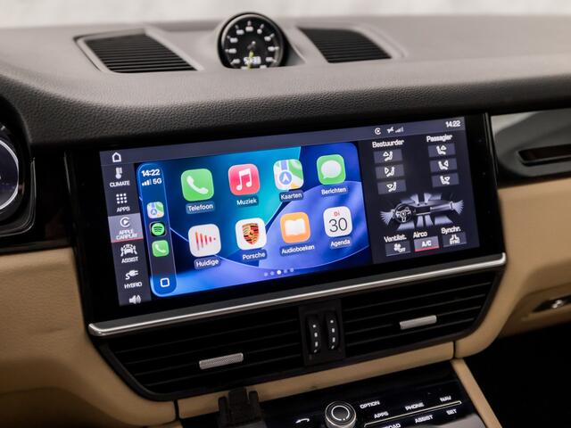 Porsche CAYENNE 3.0 E-Hybrid Sport 463Pk (SPORTCHRONO PAKKET, LUCHTVERING, SOH 95%, APPLE CARPLAY, MEMORY SEATS, STOELVERWARMING, GETINT GLAS, CAMERA, NIEUWSTAAT)