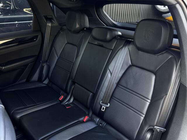 Porsche CAYENNE 3.0 E-Hybrid | SOH 87% | Panodak | Sport Chrono | Luchtvering |