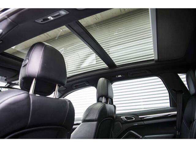 Porsche CAYENNE 3.0 S E-Hybrid | Panodak | Luchtvering | Trekhaak | Bose | Sport