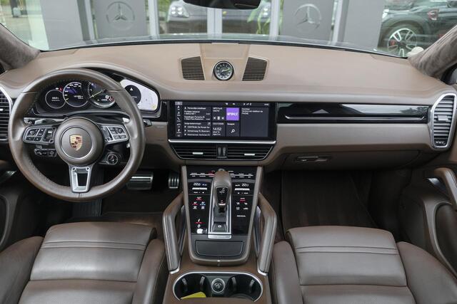 Porsche CAYENNE Coupé 4.0 V8 Turbo S 680pk E-Hybrid Panoramadak 4-wielsturing Trekhaak PDCC BOMVOL 1e Eigenaar NLauto 22" LMV
