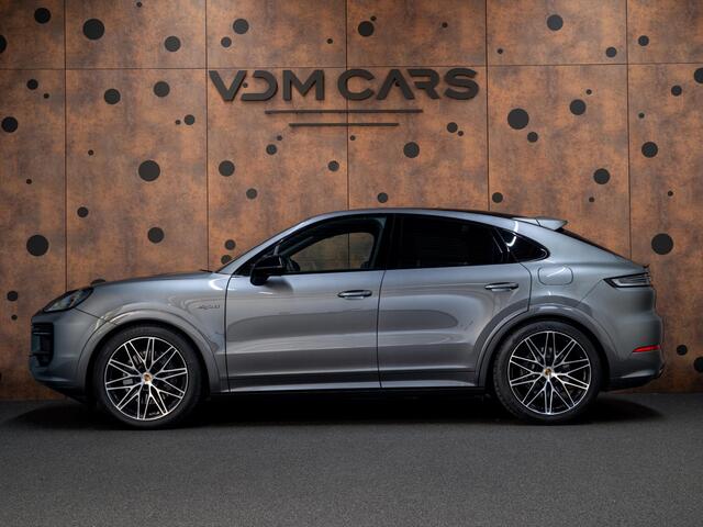 Porsche CAYENNE Coupé 3.0 E-Hybrid | Sportdesign | 18-weg | Bijrijdersdisplay | Keyless | Luchtvering |