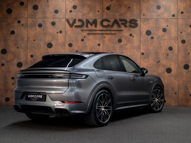 Porsche CAYENNE Coupé 3.0 E-Hybrid | Sportdesign | 18-weg | Bijrijdersdisplay | Keyless | Luchtvering |