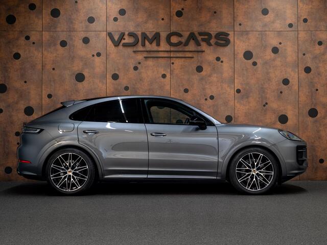 Porsche CAYENNE Coupé 3.0 E-Hybrid | Sportdesign | 18-weg | Bijrijdersdisplay | Keyless | Luchtvering |