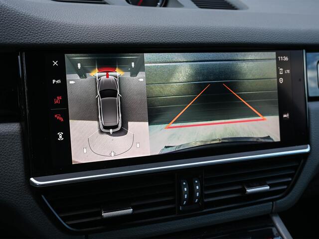 Porsche CAYENNE 3.0 E-Hybrid Platinum Edition | Panoramadak | 360 Camera | Bose | Sport Chrono | Ambiance Verlichting | Stoelverwarming V+A | Luchtvering |