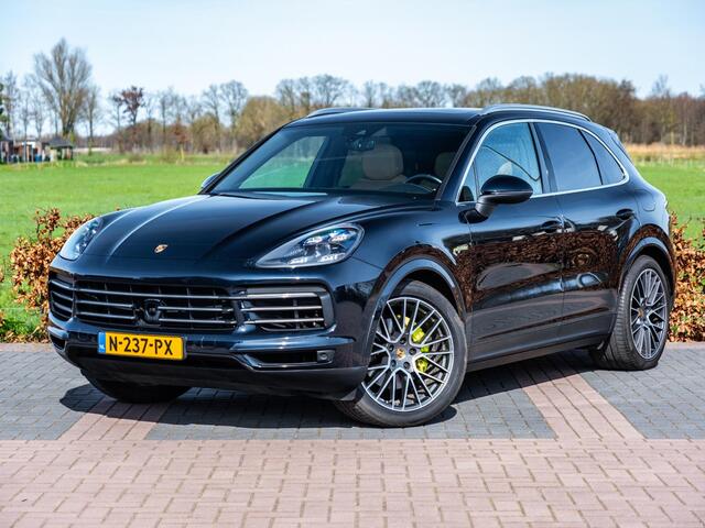 Porsche CAYENNE 3.0 E-Hybrid Aut. | Panodak | SportChrono | Softclose | 20" LM |