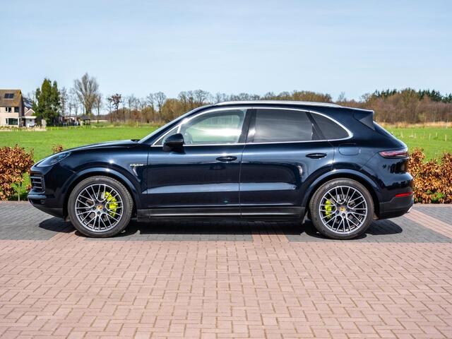 Porsche CAYENNE 3.0 E-Hybrid Aut. | Panodak | SportChrono | Softclose | 20" LM |