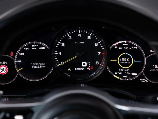 Porsche CAYENNE 3.0 E-Hybrid Aut. | Panodak | SportChrono | Softclose | 20" LM |