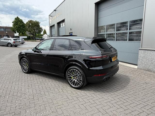 Porsche CAYENNE 3.0 E-HYBRID Platinum Edtion