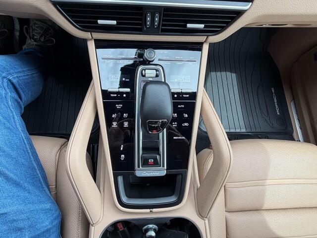 Porsche CAYENNE 3.0 E-HYBRID Platinum Edtion