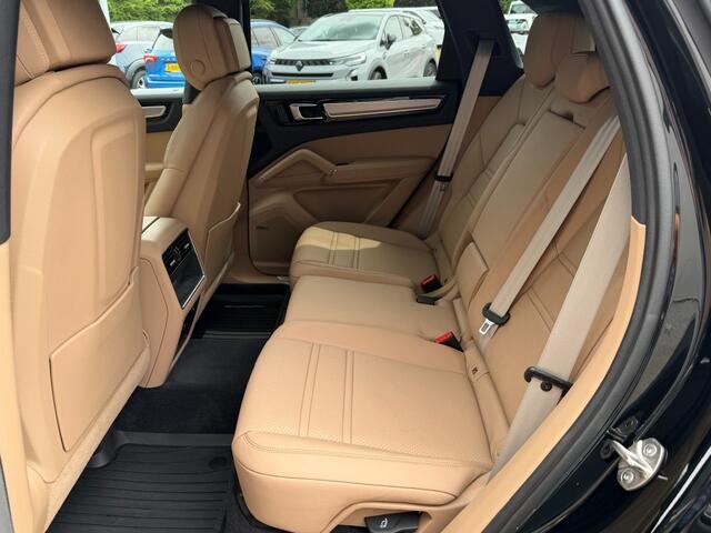 Porsche CAYENNE 3.0 E-HYBRID Platinum Edtion