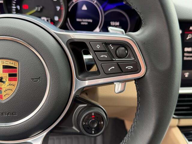 Porsche CAYENNE 3.0 E-HYBRID Platinum Edtion