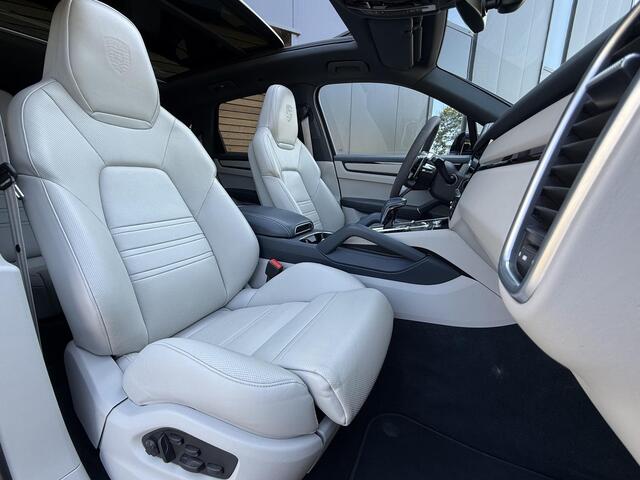 Porsche CAYENNE 3.0 E-Hybrid Platinum Edition SPORTUITLAAT|STOELVENTILATIE|TREKHAAK|PANO|SPORT-CHRONO