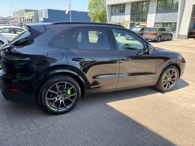 Porsche CAYENNE 3.0 E-Hybrid | Trekhaak | Panoramadak | Luchtvering | 360° Camer