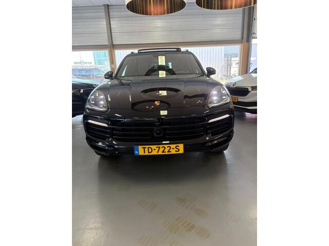 Porsche CAYENNE 3.0 E-Hybrid | Trekhaak | Panoramadak | Luchtvering | 360° Camer