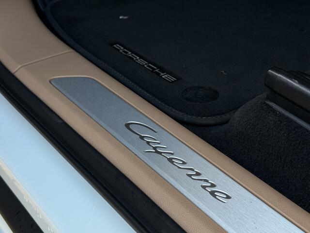 Porsche CAYENNE 3.0 | SportDesign | Pano | SportChrono | Luchtvering | ACC | Stoelkoeling | 340PK