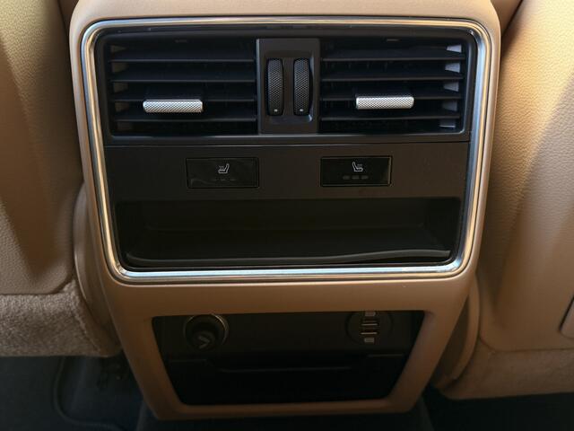 Porsche CAYENNE 3.0 | SportDesign | Pano | SportChrono | Luchtvering | ACC | Stoelkoeling | 340PK