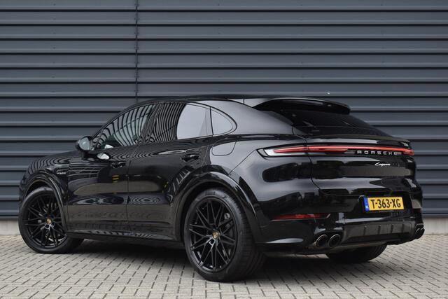 Porsche CAYENNE Coupé 3.0 E-Hybrid Sport Design Carbon | Pano | Bijrijdersdisplay | ACC | Bose | 18-voudig Stoelen | 22'' Wielen |