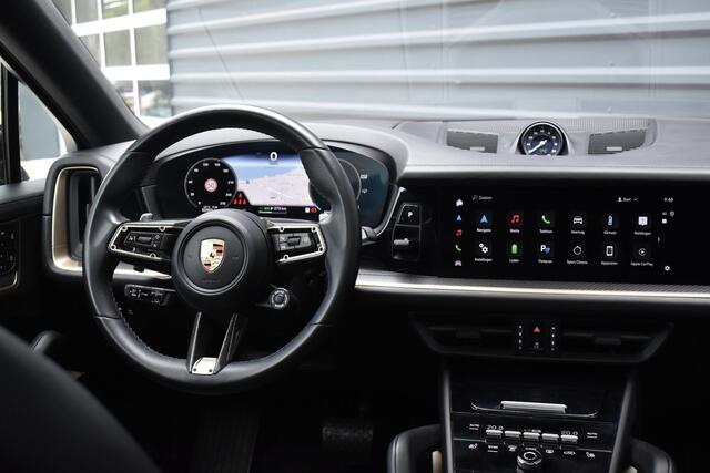 Porsche CAYENNE Coupé 3.0 E-Hybrid Sport Design Carbon | Pano | Bijrijdersdisplay | ACC | Bose | 18-voudig Stoelen | 22'' Wielen |