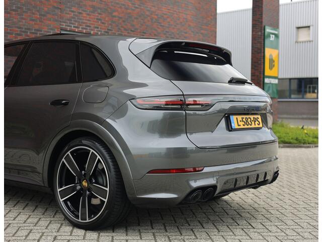 Porsche CAYENNE 3.0 E-Hybrid | Sport Chrono - Pano - BOSE