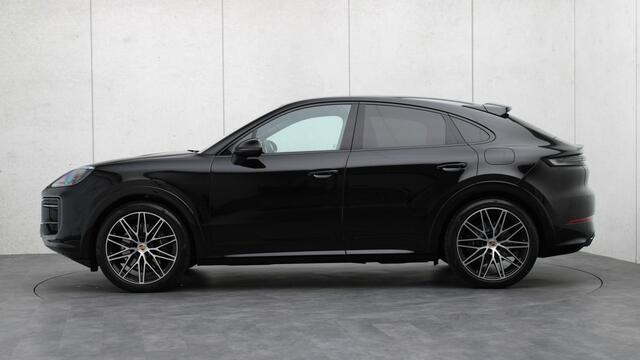 Porsche CAYENNE Coupé 3.0 E-Hybrid Black Edition SportDesign | InnoDrive | Soft-Close | Bijrijdersdisplay | Trekhaak | Sportuitlaat | BOSE Sound | Panoramadak