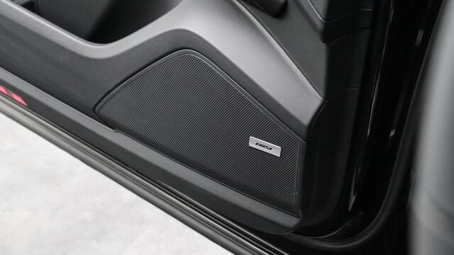 Porsche CAYENNE Coupé 3.0 E-Hybrid Black Edition SportDesign | InnoDrive | Soft-Close | Bijrijdersdisplay | Trekhaak | Sportuitlaat | BOSE Sound | Panoramadak