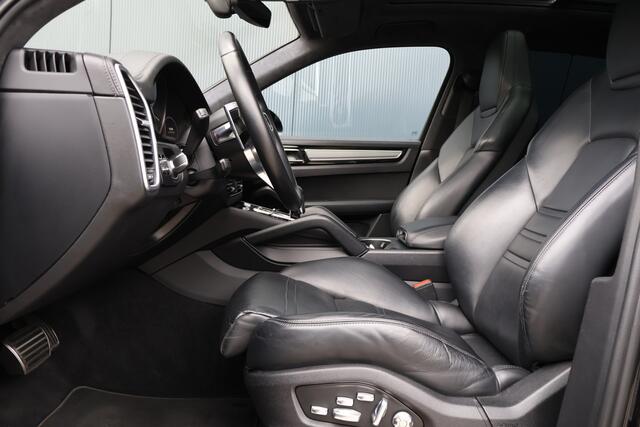Porsche CAYENNE 2.9 S | 441pk | NL Auto | Sport Chrono | PASM | PDLS | 18-weg Stoelen | Bose | 21 Inch | 360 Camera | Keyless | Dode-hoek detectie |