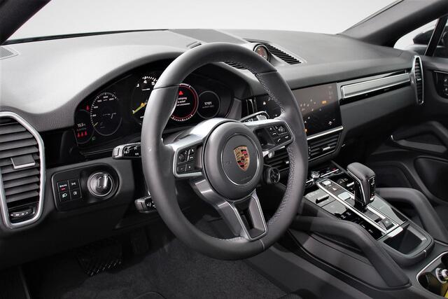 Porsche CAYENNE Coupé 3.0 E-Hybrid 462pk Platinum Edition DEMO! Luchtvering Leder Panoramadak Camera Navigatie Elektrisch bedienbare achterklep Apple Carplay/ Android Auto Sfeerverlichting Cruise control