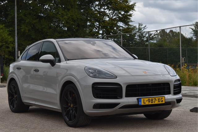 Porsche CAYENNE Coupé 3.0 E-Hybrid 462 pk Chrono | NL-Auto | Luchtvering | Pano |Standkachel | 360 gr.camera | Full LED | Netjes
