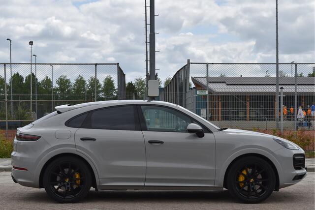Porsche CAYENNE Coupé 3.0 E-Hybrid 462 pk Chrono | NL-Auto | Luchtvering | Pano |Standkachel | 360 gr.camera | Full LED | Netjes
