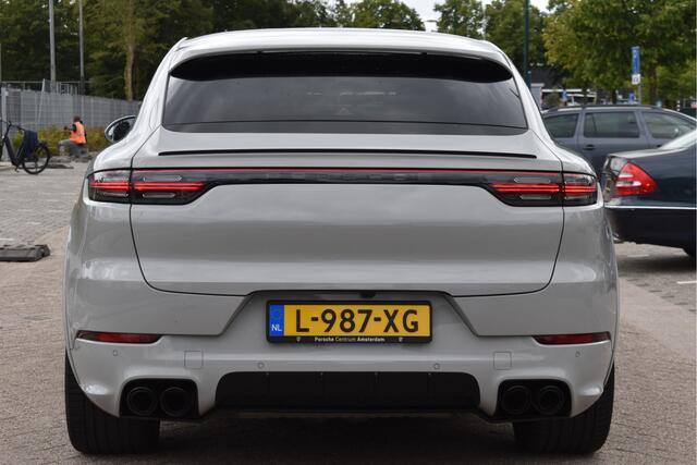 Porsche CAYENNE Coupé 3.0 E-Hybrid 462 pk Chrono | NL-Auto | Luchtvering | Pano |Standkachel | 360 gr.camera | Full LED | Netjes