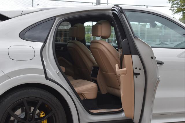 Porsche CAYENNE Coupé 3.0 E-Hybrid 462 pk Chrono | NL-Auto | Luchtvering | Pano |Standkachel | 360 gr.camera | Full LED | Netjes
