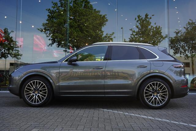 Porsche CAYENNE 3.0 E-Hybrid / Head Up / Facelift / Panoramadak