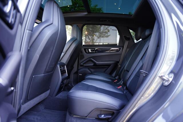Porsche CAYENNE 3.0 E-Hybrid / Head Up / Facelift / Panoramadak