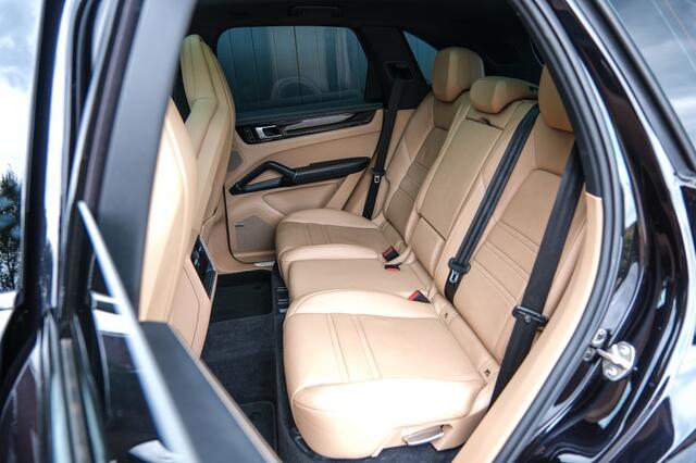 Porsche CAYENNE 3.0 E-Hybrid | Panodak | SportChrono | 21"LM