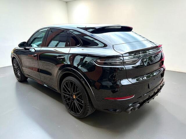 Porsche CAYENNE 4.0 Turbo 405kW/550pk Tiptronic S Techart! PANODAMADAK + LUCHTVERING + SPORT DESIGN + RSE + STUURVERWARMING + 18-WEG STOELEN + 4-WIELSTURING + PSCB REMSYSTEEM + STOELVERWARMING V&A + KEYLESS + SOFTCLOSE + PDLS PLUS + SPORTUITLAAT + 22" LM-VELGEN!!