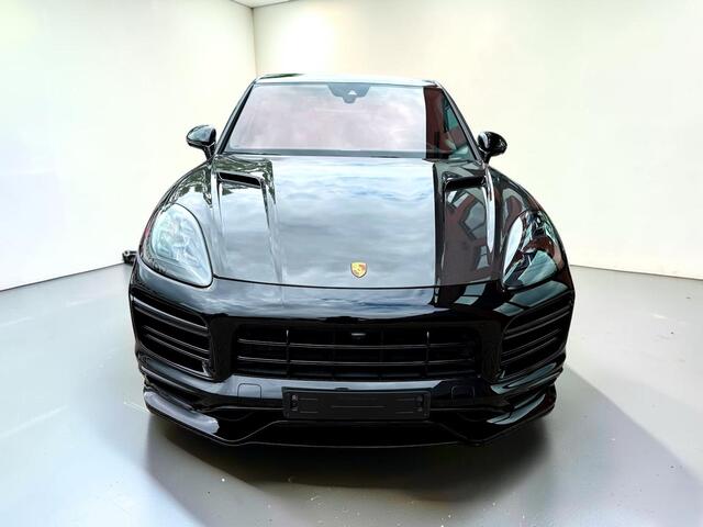 Porsche CAYENNE 4.0 Turbo 405kW/550pk Tiptronic S Techart! PANODAMADAK + LUCHTVERING + SPORT DESIGN + RSE + STUURVERWARMING + 18-WEG STOELEN + 4-WIELSTURING + PSCB REMSYSTEEM + STOELVERWARMING V&A + KEYLESS + SOFTCLOSE + PDLS PLUS + SPORTUITLAAT + 22" LM-VELGEN!!