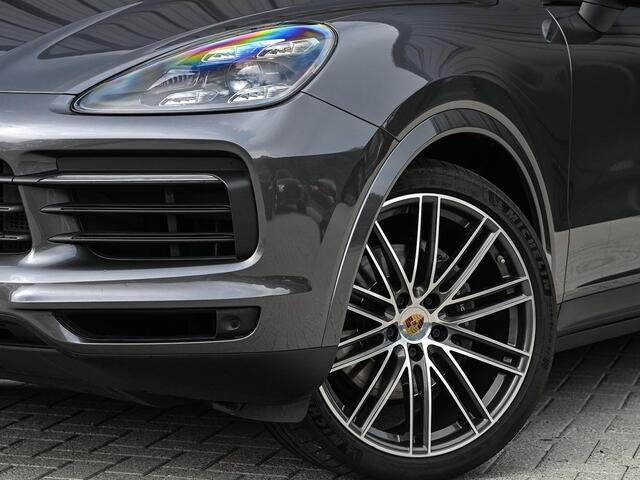Porsche CAYENNE 3.0 E-Hybrid NL-Auto | Dealeronderhouden | Panoramadak | 18 Wegs Memory Seats | Bose | 360 Camera | HUD | Achterasbesturing | Sport Chrono | Luchtvering | Soft Close | Ambiance Interieur |