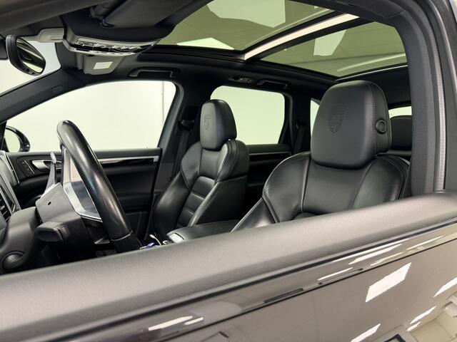 Porsche CAYENNE 3.0 S E-Hybrid Platinum Edition | Dealer ond. | Org. NL | Apple Carplay | Trekhaak |