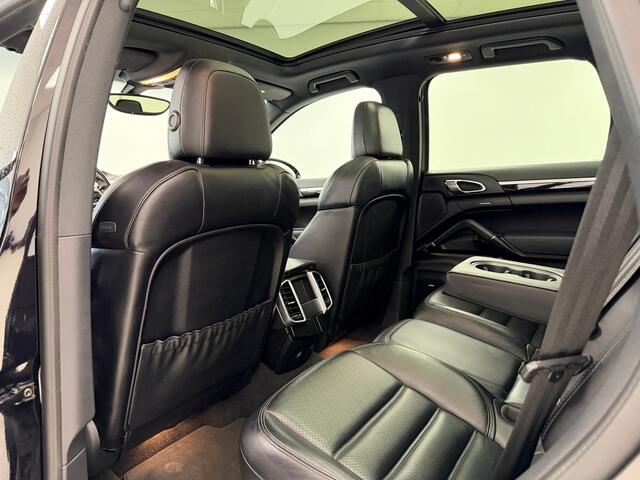 Porsche CAYENNE 3.0 S E-Hybrid Platinum Edition | Dealer ond. | Org. NL | Apple Carplay | Trekhaak |
