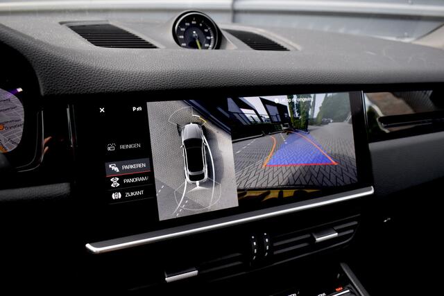 Porsche CAYENNE Coupé 3.0 E-Hybrid 462pk Sport Chrono | Pano | 360 Camera | 21'' Wielen | Luchtvering | Stuurverwarming | Stoel + Achterbankverwarming | LED Achterlichten donker |